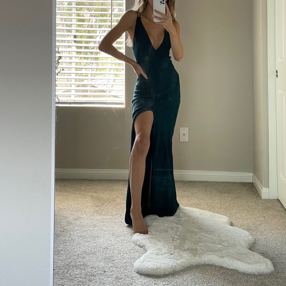 PLANET BLUE | Emerald long maxi dress - Picture 2 of 4